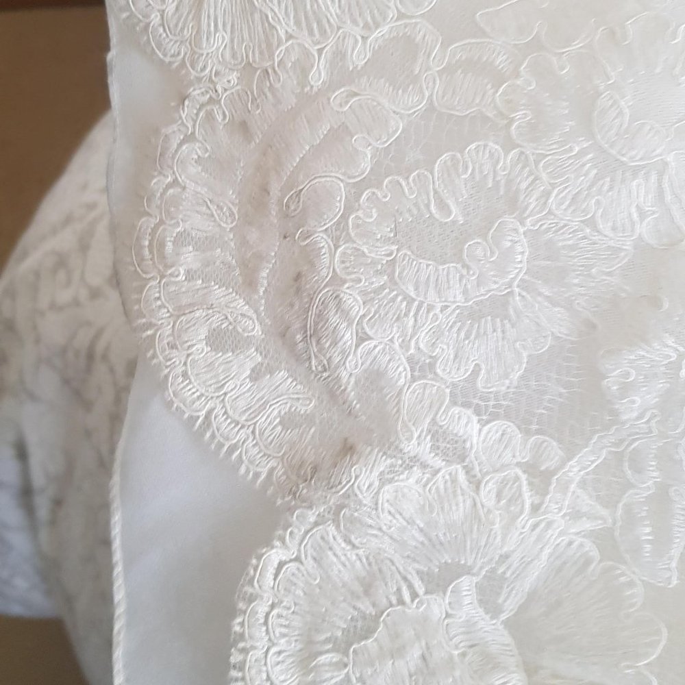 Bridal Gown - Enzoani Dakota Elegant Wedding Gown - Picture 10 of 16